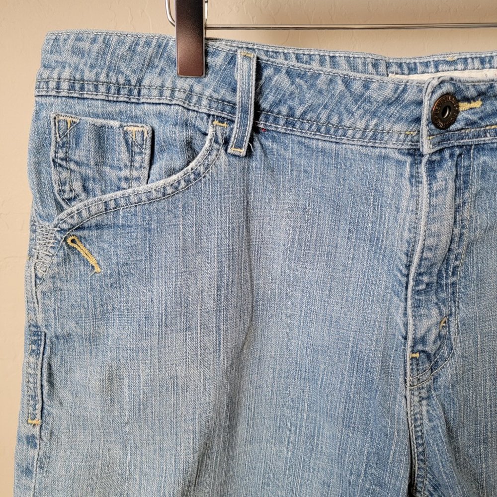 Levi Strauss Signature Vintage Denim Jean Shorts - Picture 3 of 16
